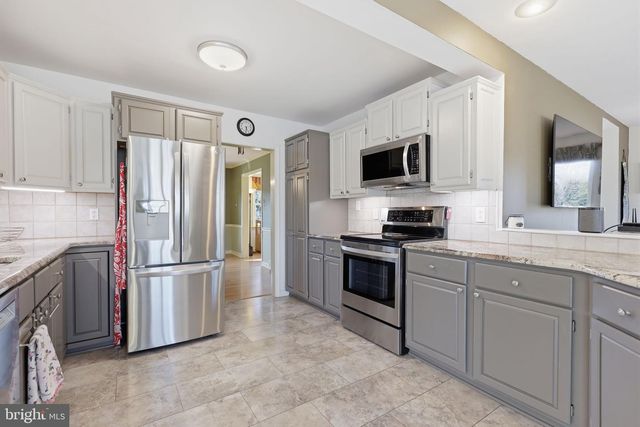 801 CYBUS WAY, Southampton, PA 18966