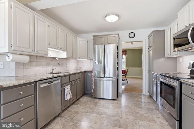 801 CYBUS WAY, Southampton, PA 18966