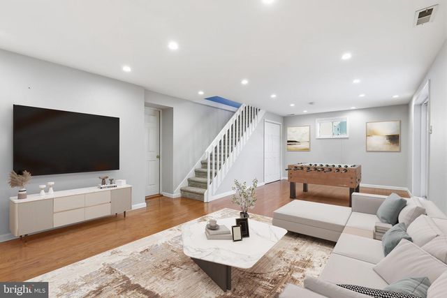 801 CYBUS WAY, Southampton, PA 18966