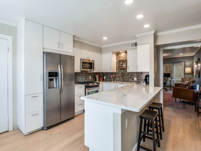 6112 Averill Way A, Dallas, TX 75225