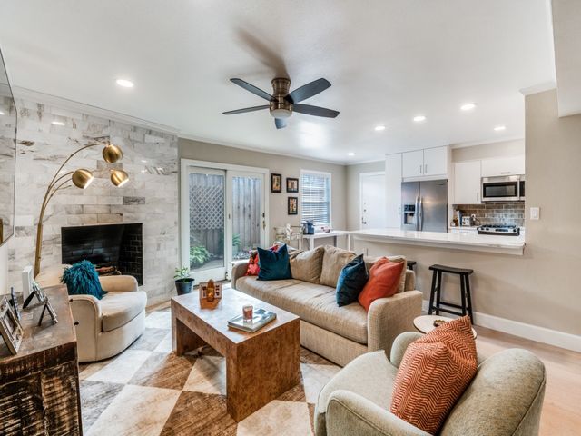 6112 Averill Way A, Dallas, TX 75225