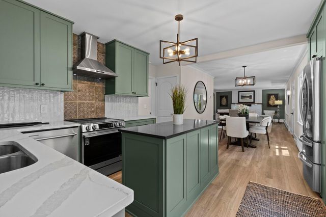 14819 Margaret Place, Minnetonka, MN 55345