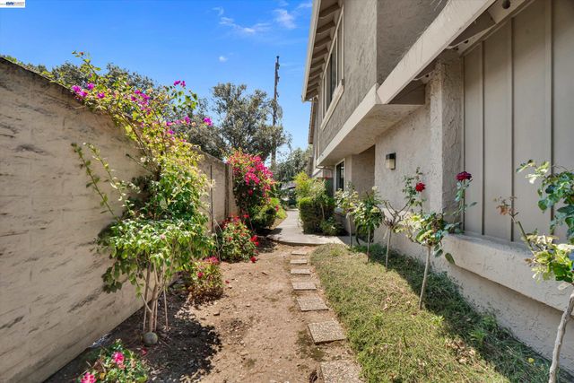 2023 Los Gatos Almaden Rd, San Jose, CA 95124