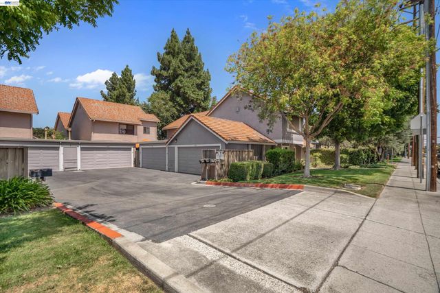 2023 Los Gatos Almaden Rd, San Jose, CA 95124