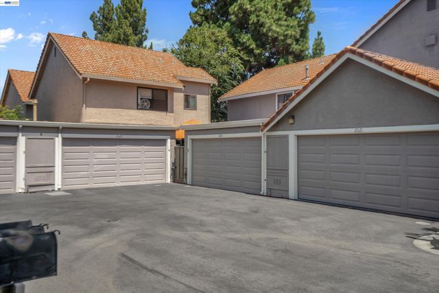 2023 Los Gatos Almaden Rd, San Jose, CA 95124