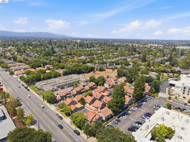 2023 Los Gatos Almaden Rd, San Jose, CA 95124
