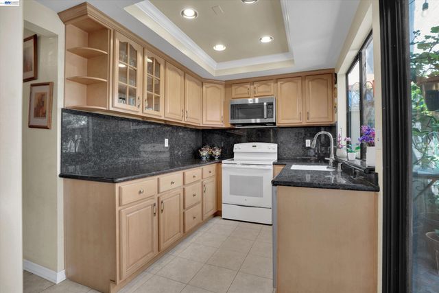 2023 Los Gatos Almaden Rd, San Jose, CA 95124