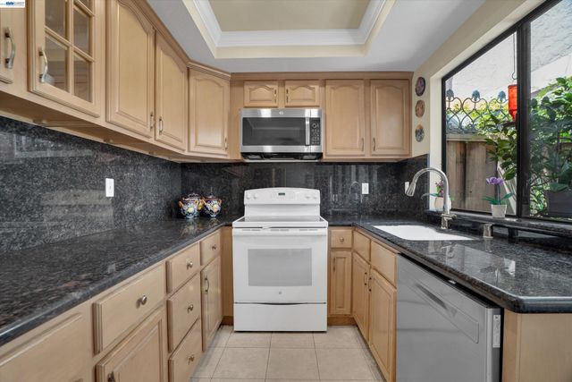 2023 Los Gatos Almaden Rd, San Jose, CA 95124
