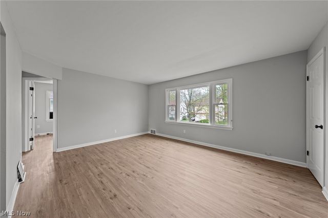 2432 21st Street, Cuyahoga Falls, OH 44223