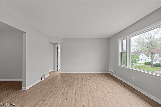 2432 21st Street, Cuyahoga Falls, OH 44223