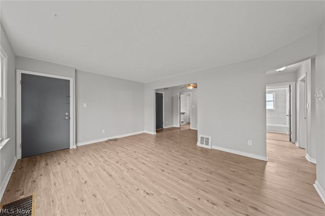 2432 21st Street, Cuyahoga Falls, OH 44223