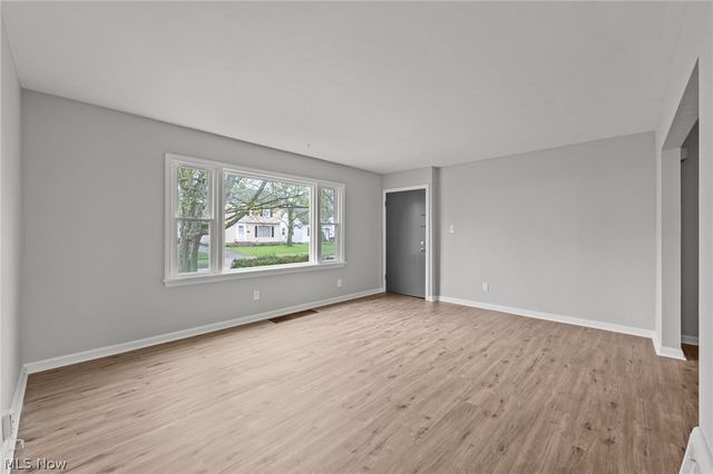 2432 21st Street, Cuyahoga Falls, OH 44223