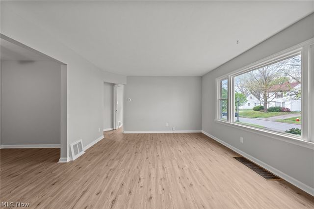 2432 21st Street, Cuyahoga Falls, OH 44223