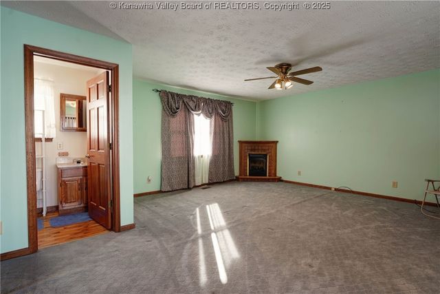 305 Fir Street, Eleanor, WV 25070