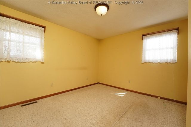 305 Fir Street, Eleanor, WV 25070