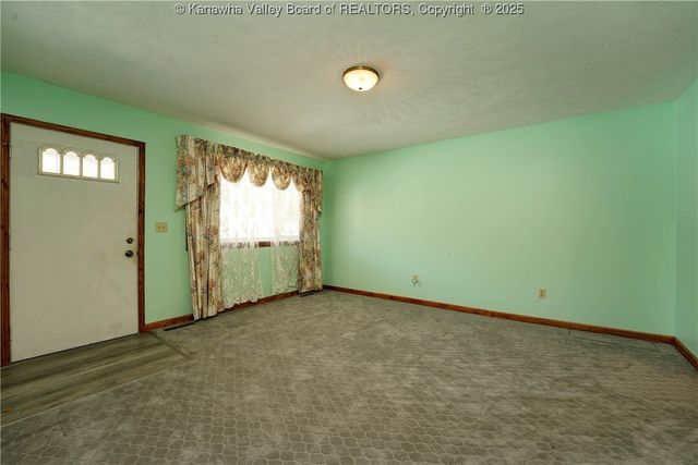 305 Fir Street, Eleanor, WV 25070