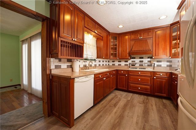 305 Fir Street, Eleanor, WV 25070