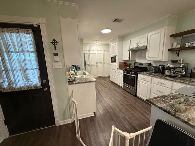 113 Hawkins St., Petal, MS 39465