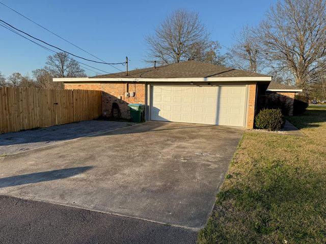 113 Hawkins St., Petal, MS 39465