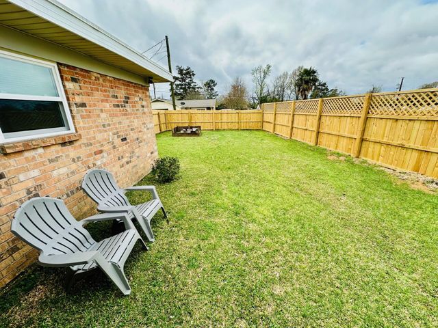 113 Hawkins St., Petal, MS 39465