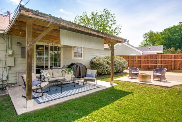 845 Springbrook Drive, Fort Worth, TX 76107