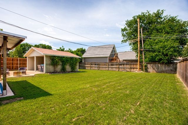 845 Springbrook Drive, Fort Worth, TX 76107