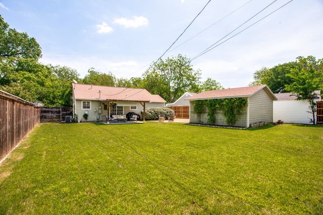 845 Springbrook Drive, Fort Worth, TX 76107