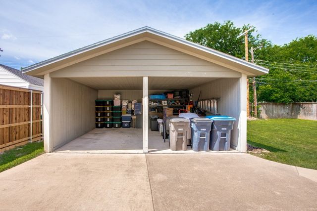 845 Springbrook Drive, Fort Worth, TX 76107