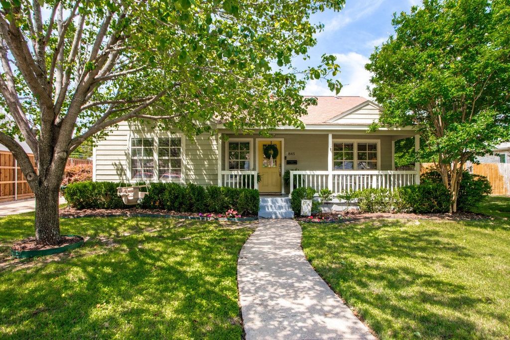 845 Springbrook Drive, Fort Worth, TX 76107