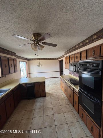 8811 Cypress Cove, Southaven, MS 38671