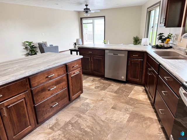 504 Cedar Dr Drive, Harrisburg, SD 57032