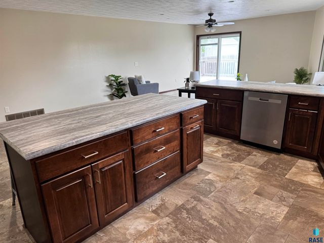 504 Cedar Dr Drive, Harrisburg, SD 57032