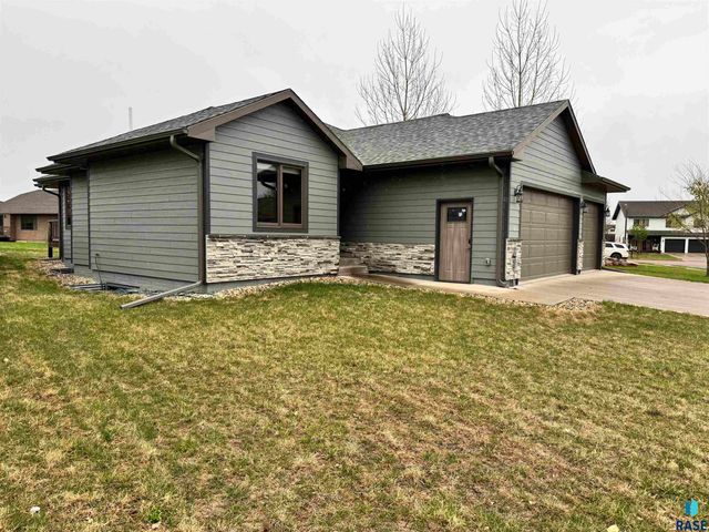 504 Cedar Dr Drive, Harrisburg, SD 57032