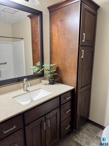 504 Cedar Dr Drive, Harrisburg, SD 57032