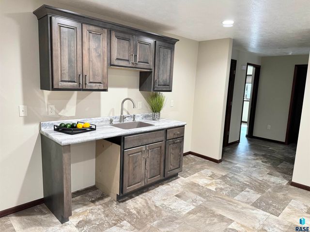 504 Cedar Dr Drive, Harrisburg, SD 57032