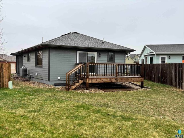 504 Cedar Dr Drive, Harrisburg, SD 57032