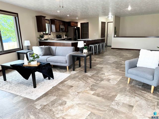 504 Cedar Dr Drive, Harrisburg, SD 57032