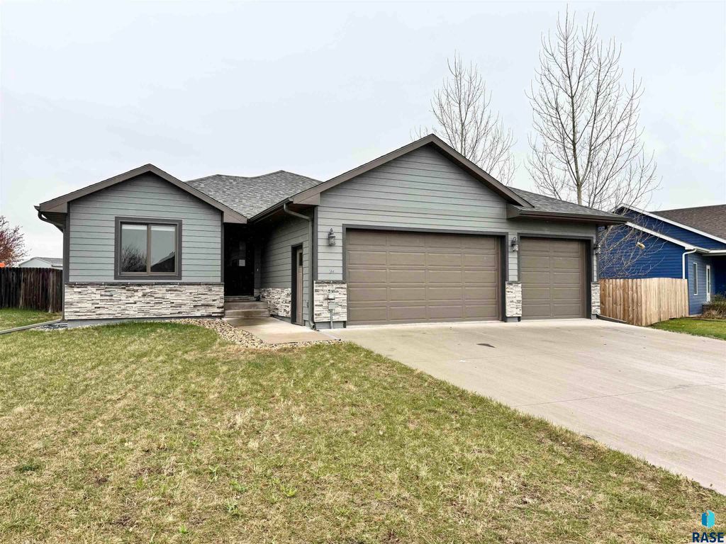504 Cedar Dr Drive, Harrisburg, SD 57032