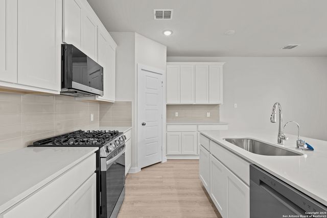 6519 Bufflehead Bend, Leon Valley, TX 78240