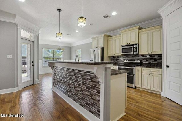 14900 Audubon Lake Boulevard, Gulfport, MS 39503