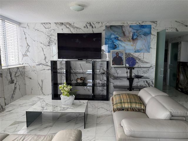 601 NE 23rd St 903, Miami, FL 33137