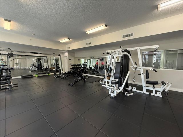 601 NE 23rd St 903, Miami, FL 33137