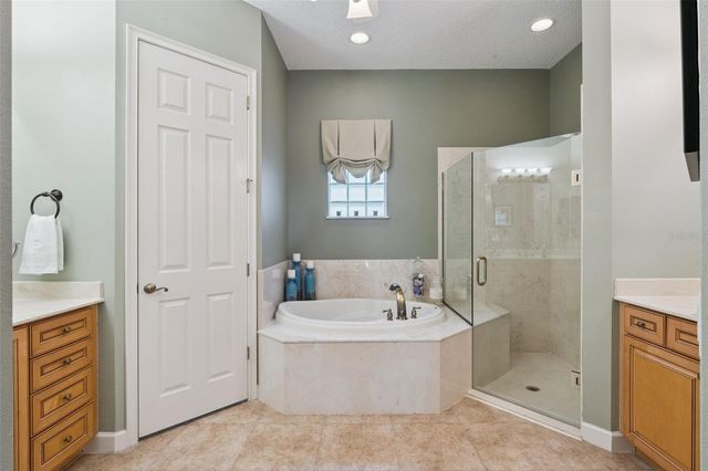 9939 SANTA BARBARA COURT, Howey In The Hills, FL 34737