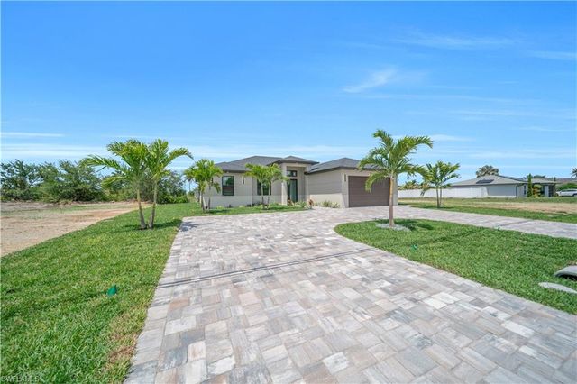 711 Gleason PKWY, Cape Coral, FL 33914