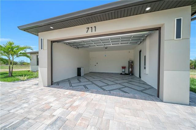 711 Gleason PKWY, Cape Coral, FL 33914