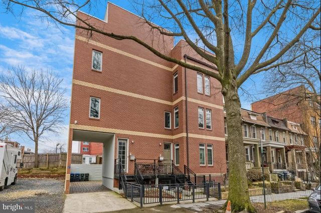 915 3rd St NE # 2, Washington, DC 20002