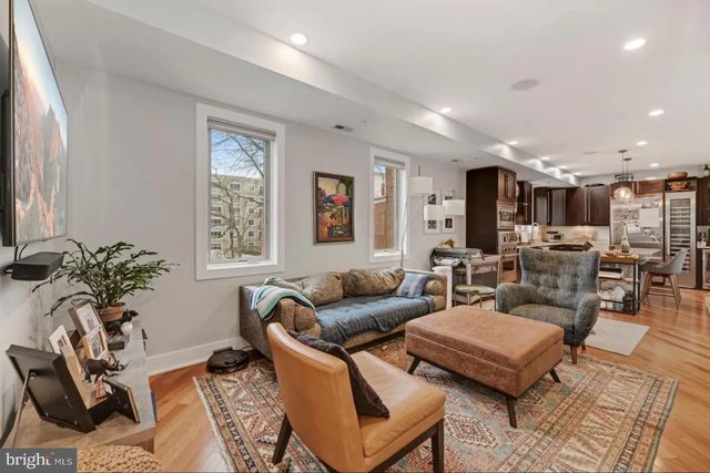 915 3rd St NE # 2, Washington, DC 20002