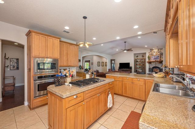 7505 Wise Rd, Auburn, CA 95603