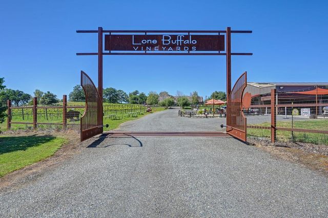 7505 Wise Rd, Auburn, CA 95603