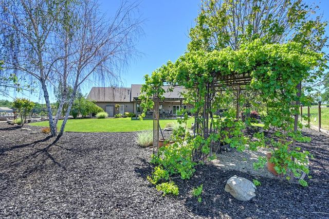 7505 Wise Rd, Auburn, CA 95603